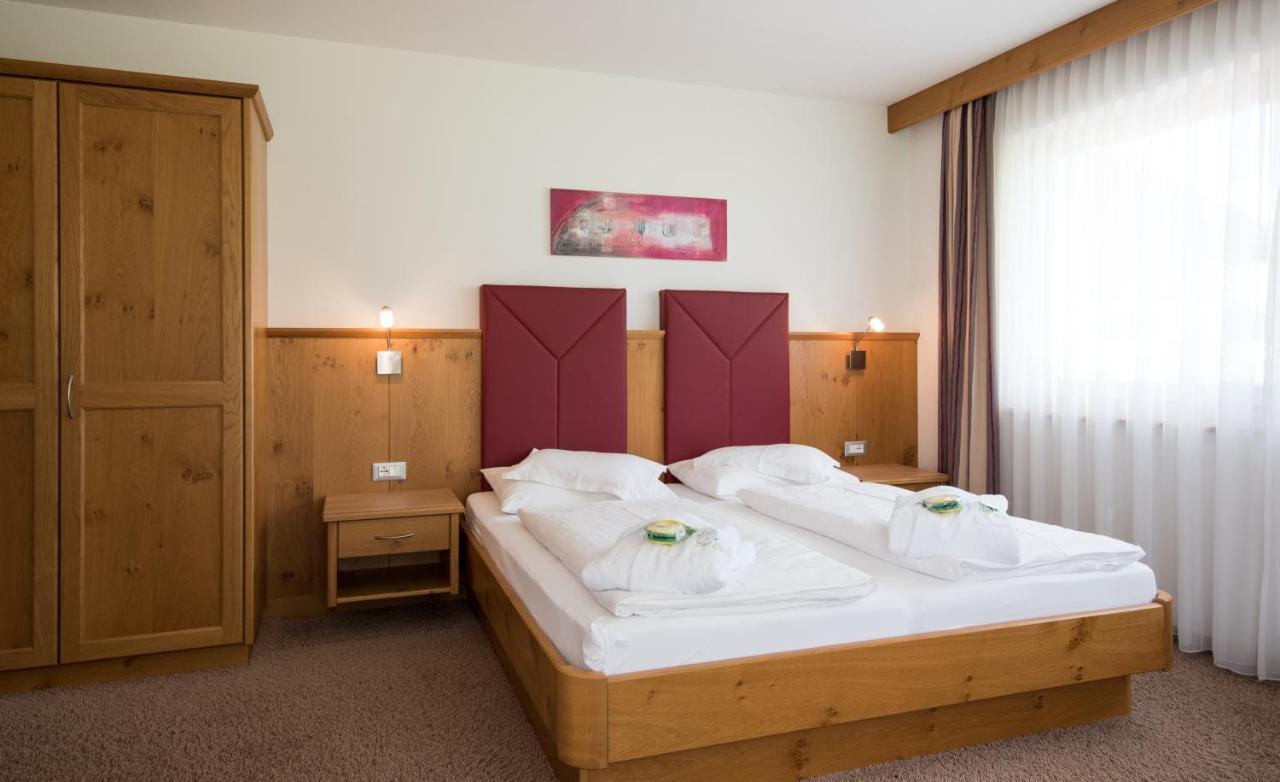 Garni Hotel Bel Vert Селва ди Вал Гардена Екстериор снимка